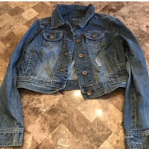 Great condition Apt 9 Jean Jacket. Size medium.